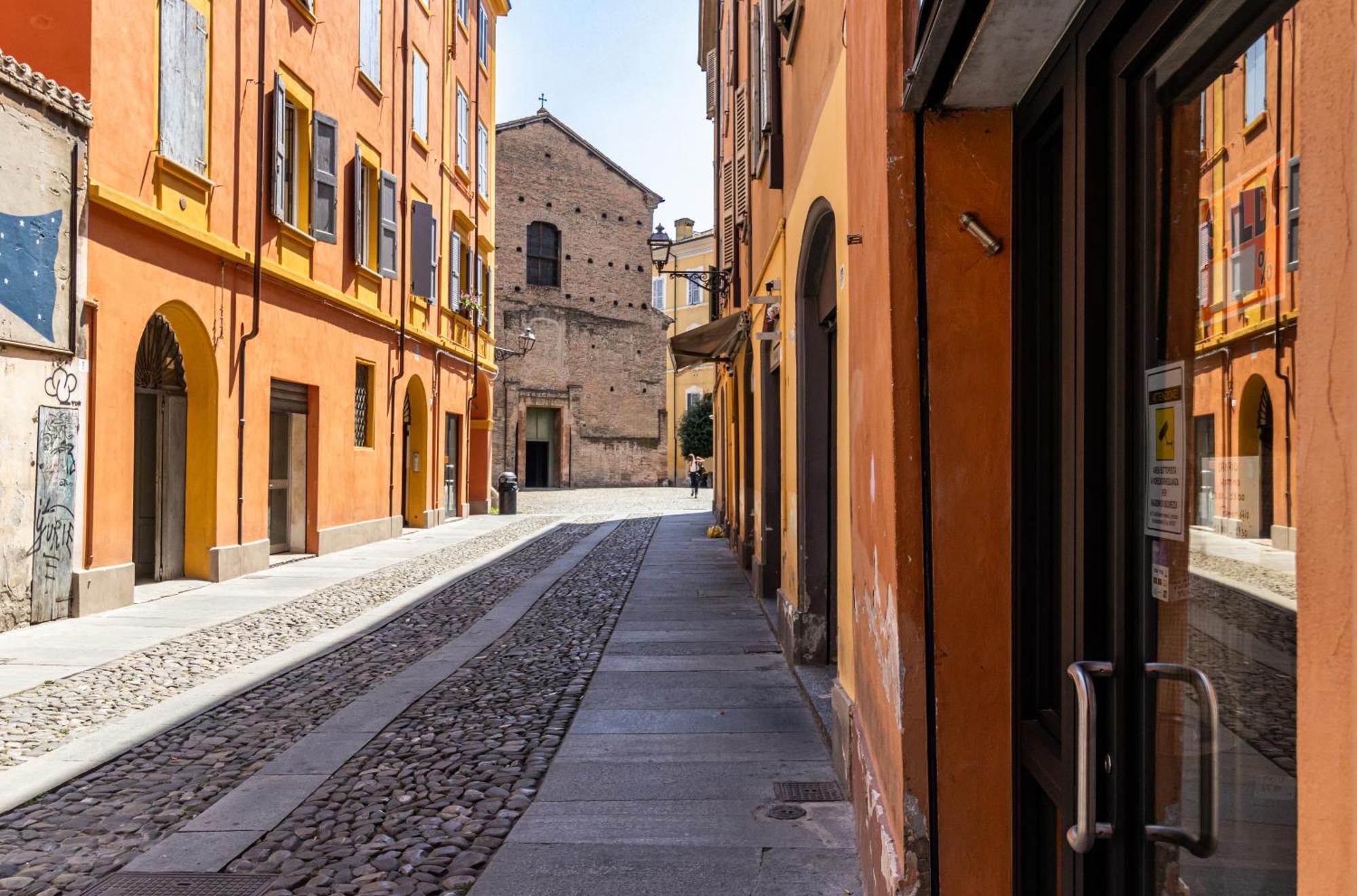 Suite Modena Al Centro - Affitti Brevi Italia Módena Exterior foto