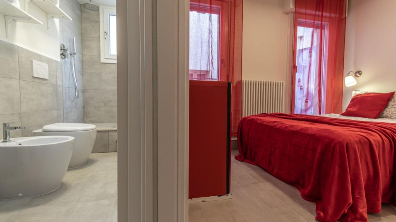 Suite Modena Al Centro - Affitti Brevi Italia Módena Exterior foto